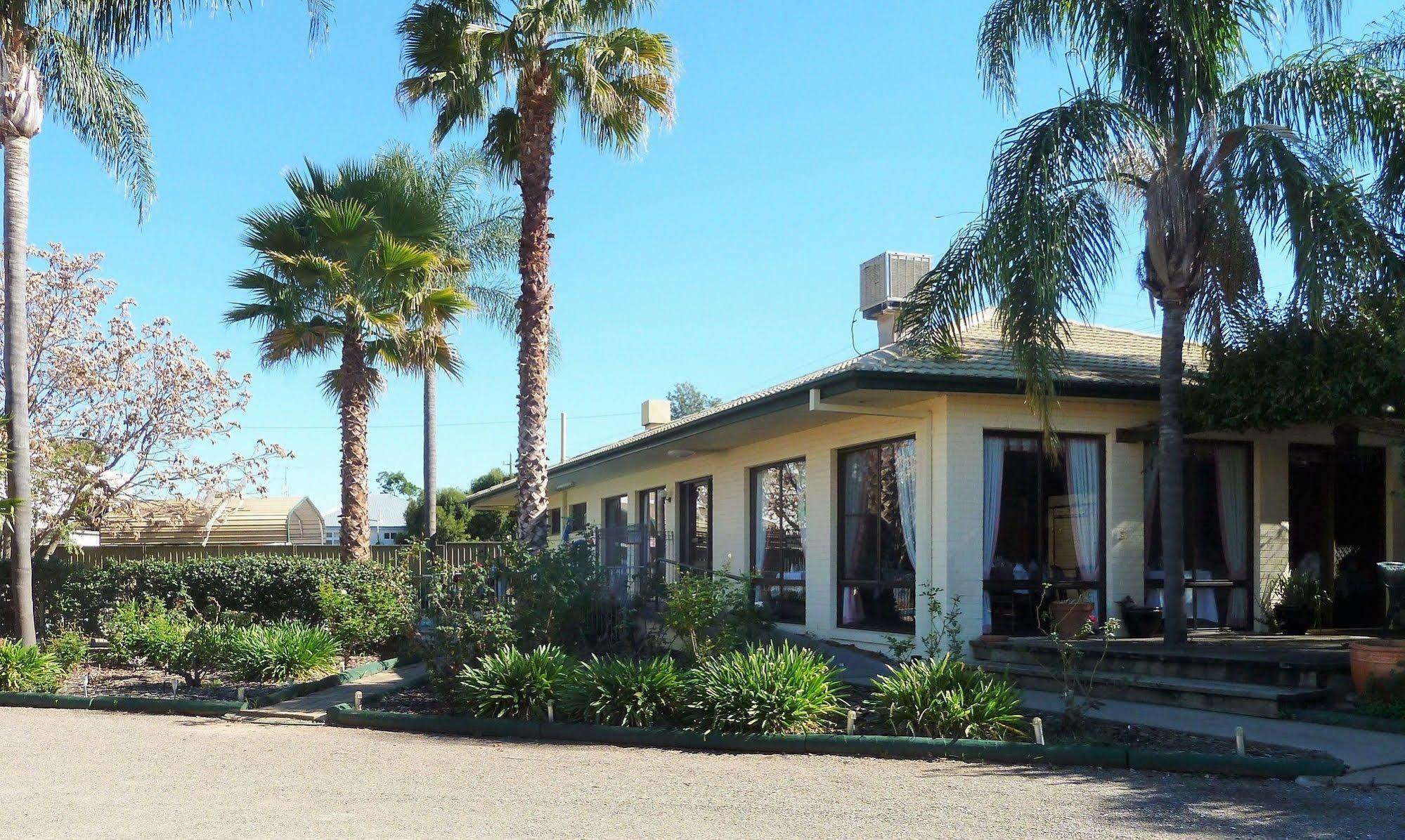 The Aston Motel Тамуорт Экстерьер фото